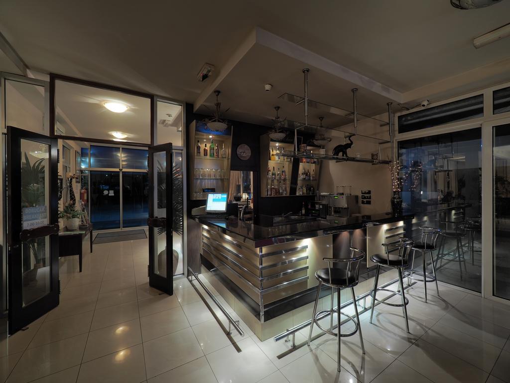 Garni Hotel Oasis Белград Екстериор снимка