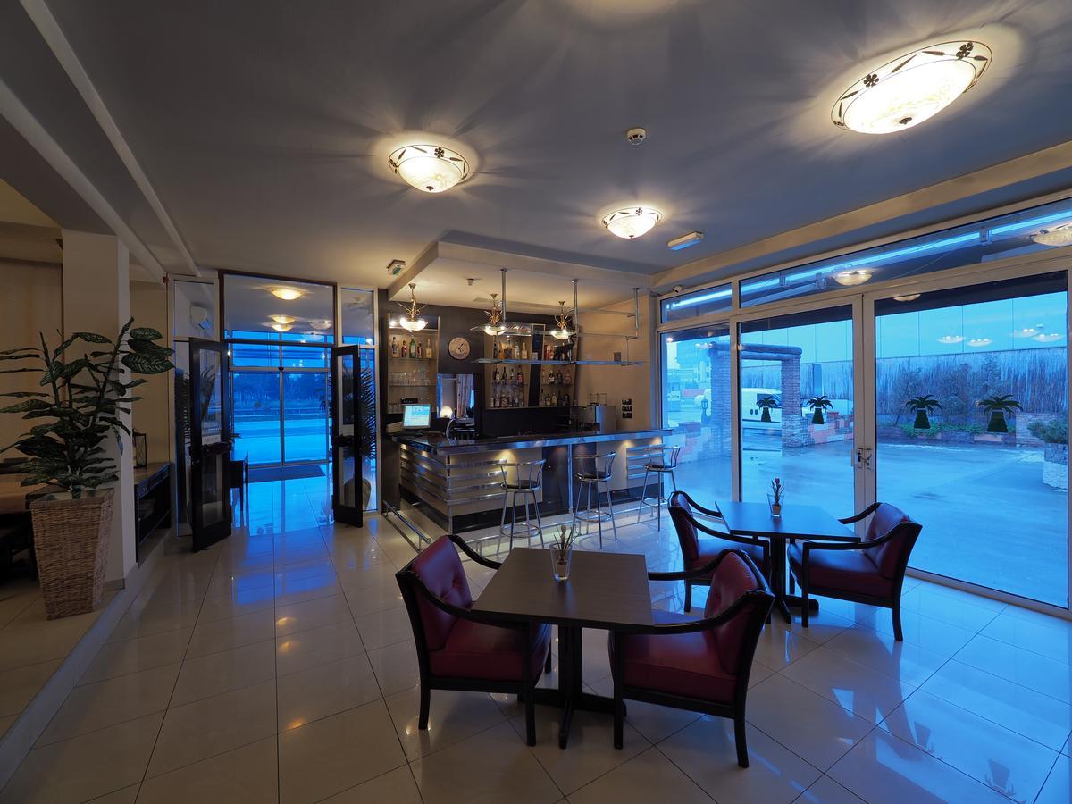 Garni Hotel Oasis Белград Екстериор снимка