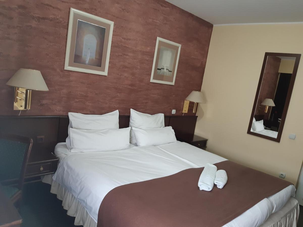 Garni Hotel Oasis Белград Екстериор снимка